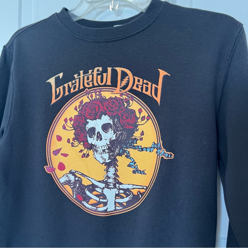 Grateful Dead unisex Bertha Skull & Roses Pullover, Like New, Grunge Band Shirt